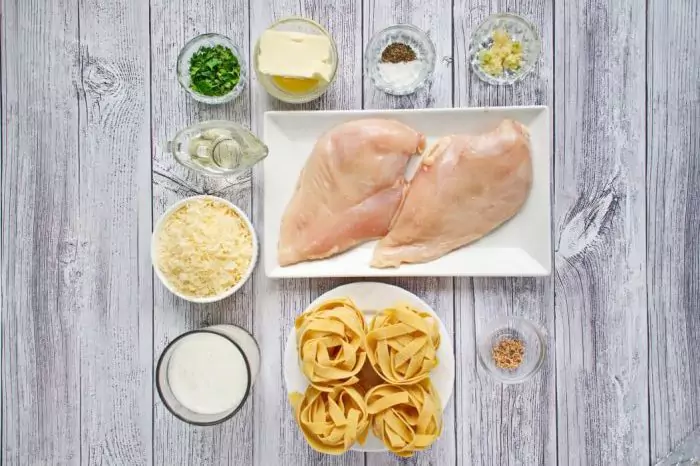 Ingredients for Classic Chicken Alfredo Pasta