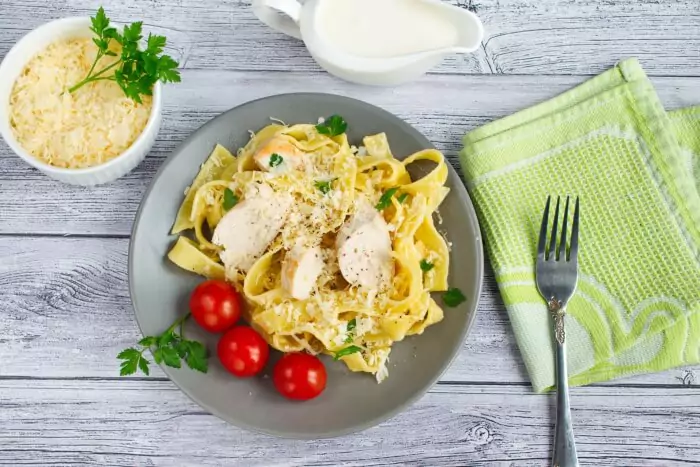Classic Chicken Alfredo Pasta