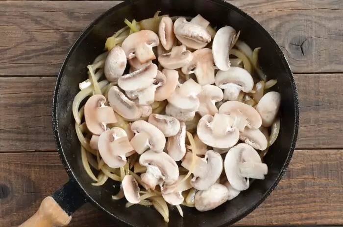 Step 4 - Classic Beef Stroganoff