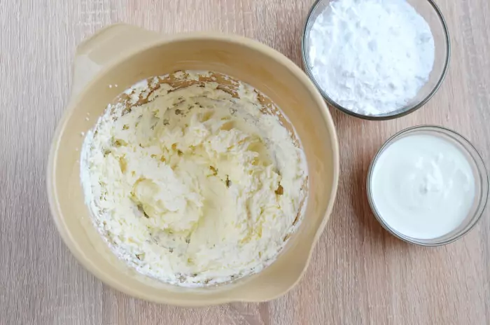 Step 7 - Easy Carrot Cake
