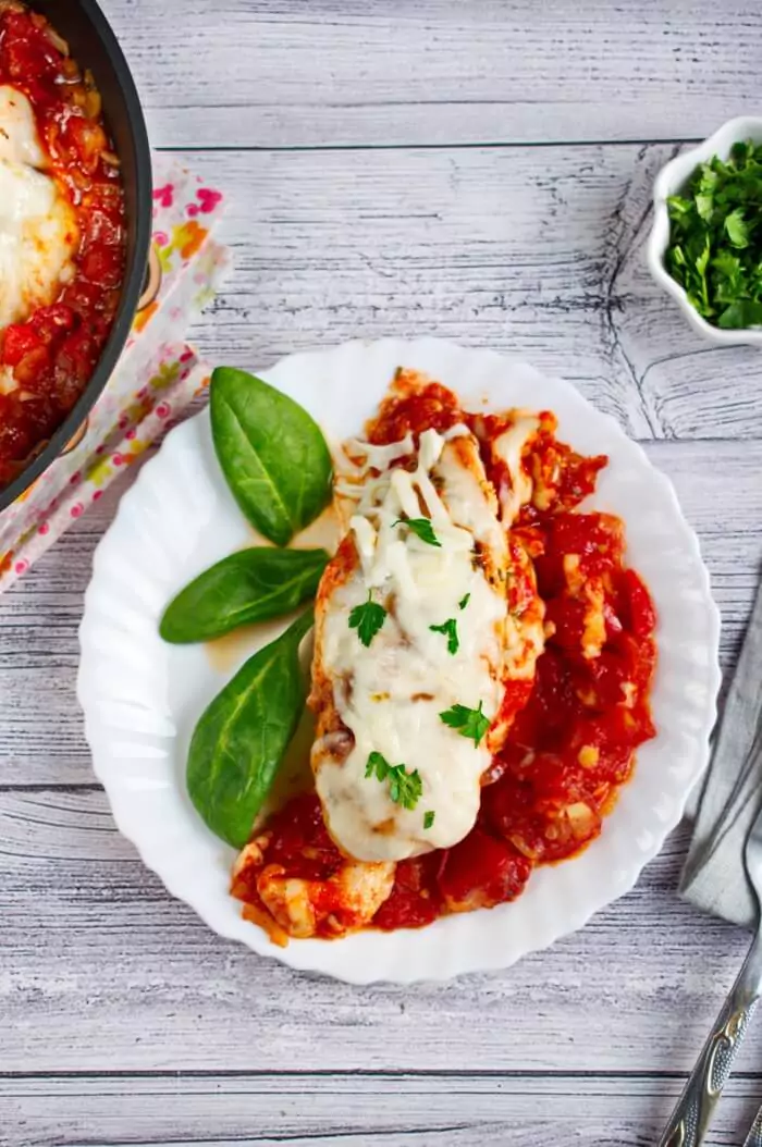 Easy Low-Carb Mozzarella Chicken
