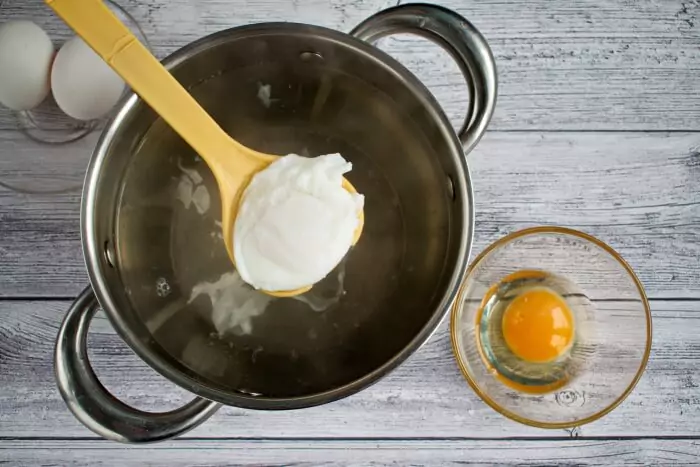 Step 4 - Easy Eggs Benedict