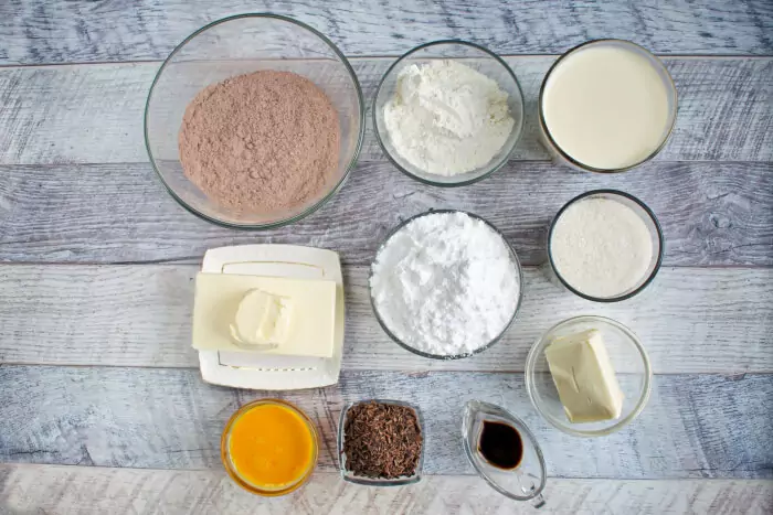 Ingredients for Easy Ho Ho Cake