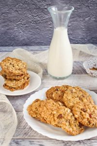 Oaty Raisin Cookies