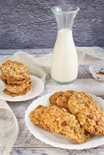 Oaty Raisin Cookies
