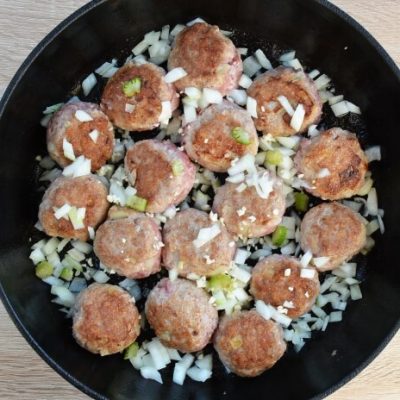 One-Pot Meatballs with Spaghetti recipe - step 3
