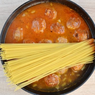 One-Pot Meatballs with Spaghetti recipe - step 4