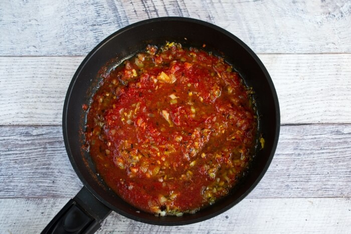 One Pan Spiced Tomato Rice recipe - step 4