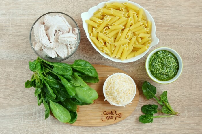 Ingridiens for Creamy Chicken Pesto Pasta