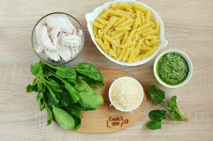 Ingredients for Creamy Chicken Pesto Pasta