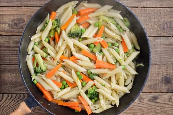 Step 4 - Classic Pasta Primavera