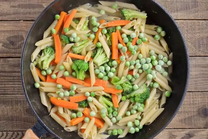 Step 4 - Classic Pasta Primavera