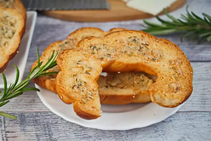 Salted Garlic Bagel Chips