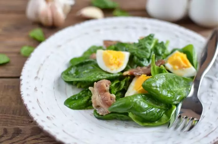 Keto Spinach Salad with Bacon and Eggs