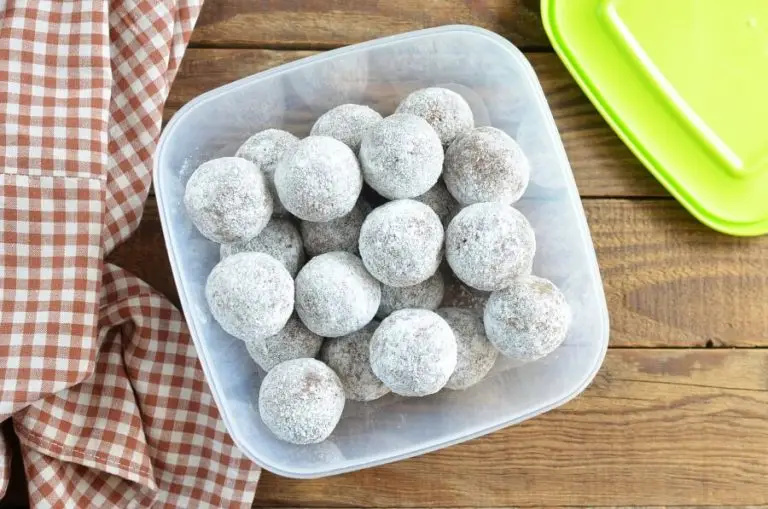 Step 5 - Cocoa and Nut Rum Balls