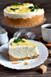 Creamy Pineapple Cheesecake