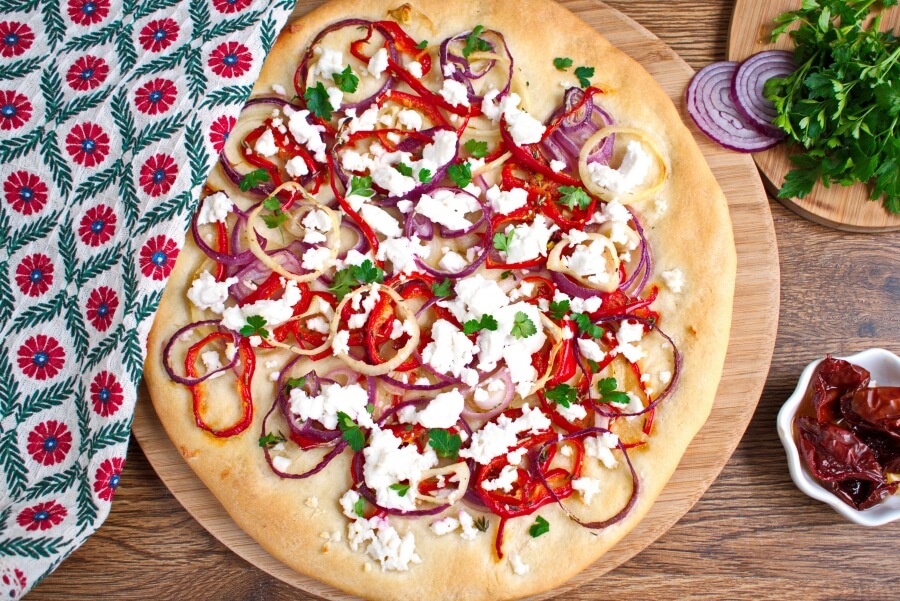 How to serve Bell Pepper and Feta Pizza