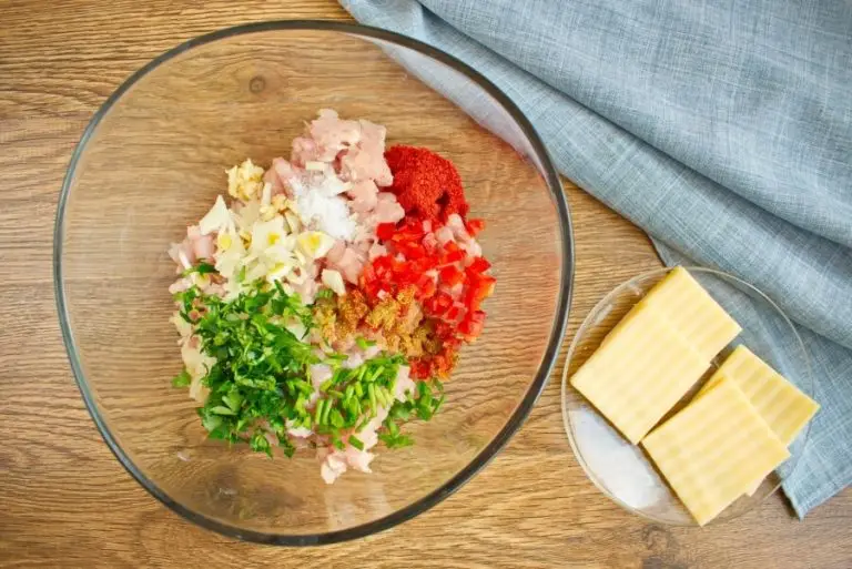 Step 1 - Cheese-Stuffed Turkey Burgers
