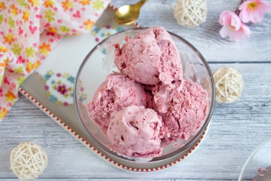 How to serve Homemade Cherry Vanilla Ice Cream