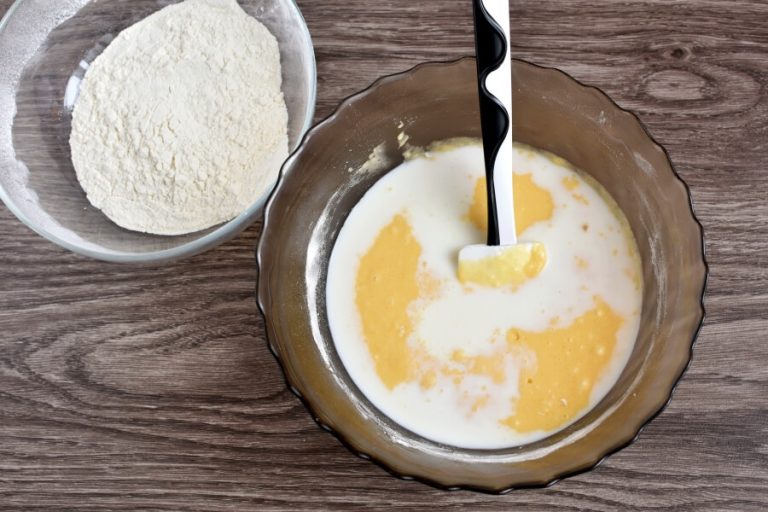 Step 5 - Easy Vanilla Sponge