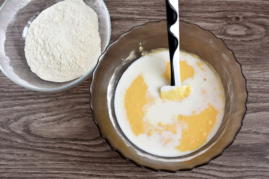 Easy Vanilla Sponge recipe - step 5