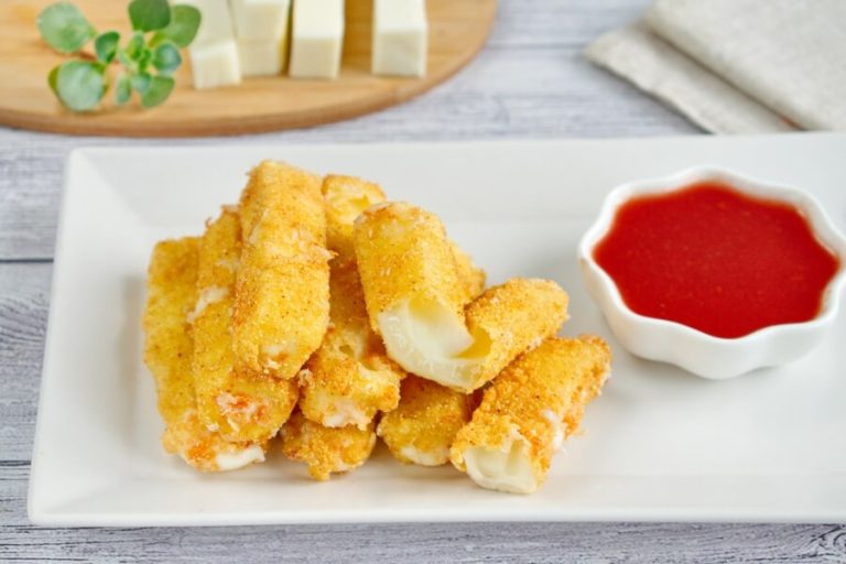 Step 5 - Fried Mozzarella Sticks