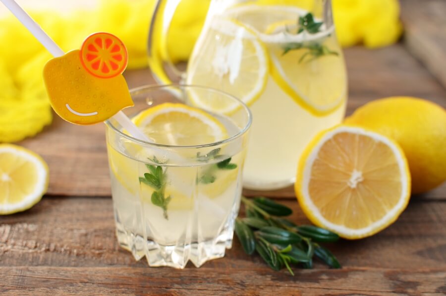 How to serve Authentic Homemade Lemonade