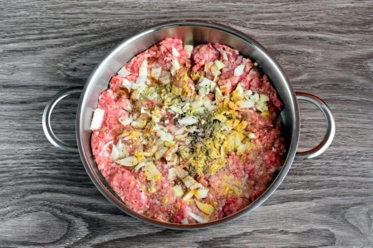 Step 4 - Meat and Onion Pie