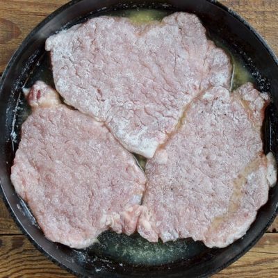 Pan-Fried Pork Chops recipe - step 4