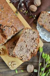 Raisin and Walnut Cake