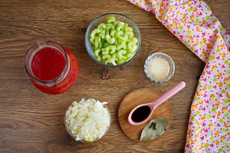 Ingridiens for Southern-Style Tomato Aspic