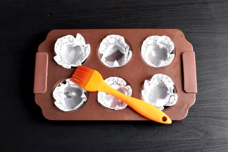 Step 1 - Vanilla-Frosted Cupcakes
