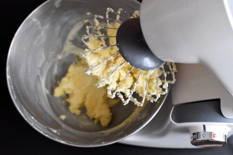 Step 9 - Vanilla-Frosted Cupcakes