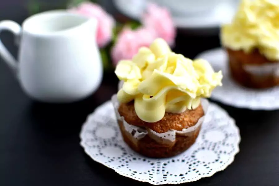 Vanilla-Frosted Cupcakes