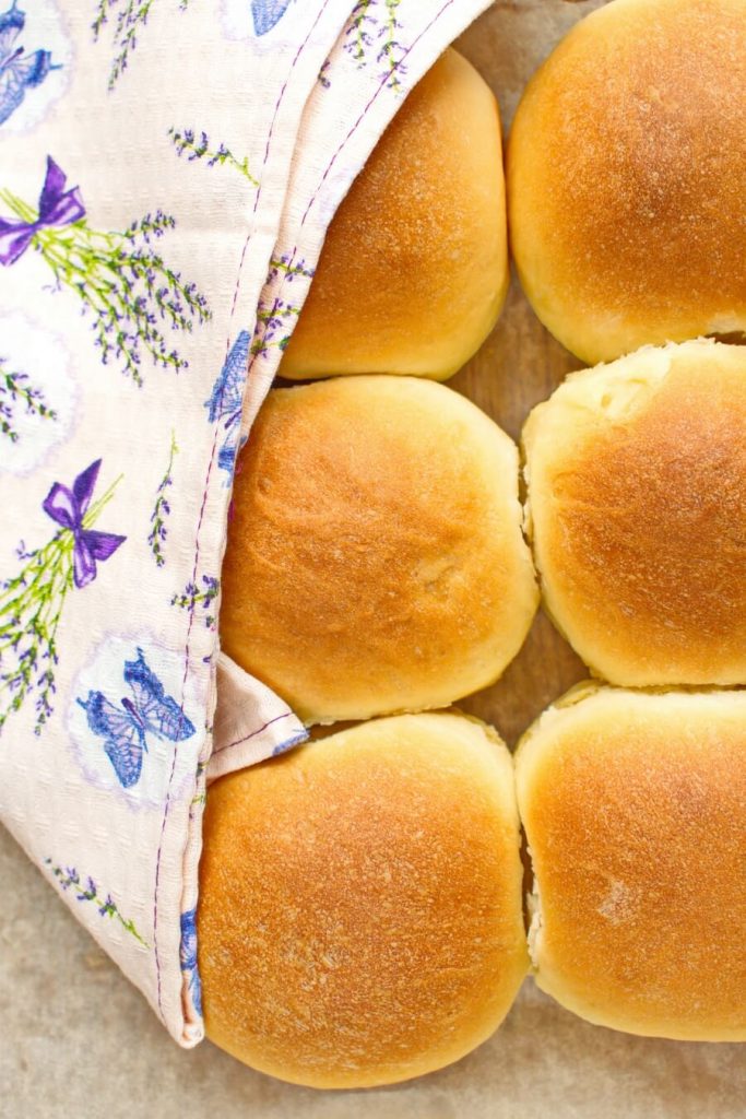 Exactly like the ones School Cafeteria Buns from your childhood
