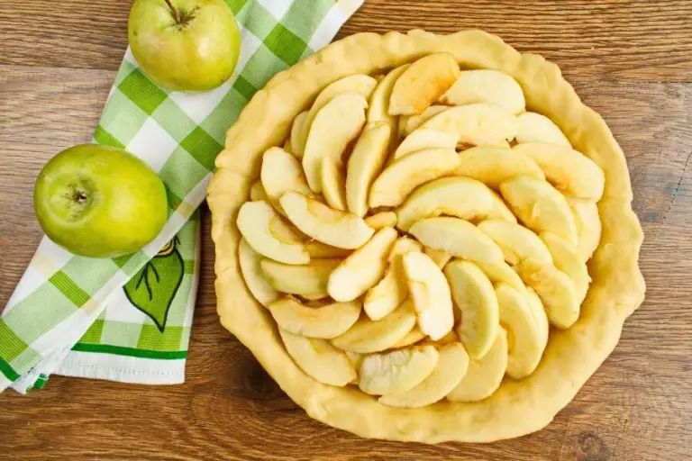 Step 6 - Apple Pie by Grandma Ople
