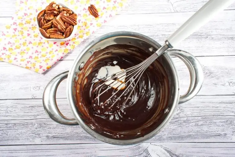 Step 7 - Caramel Turtle Pie