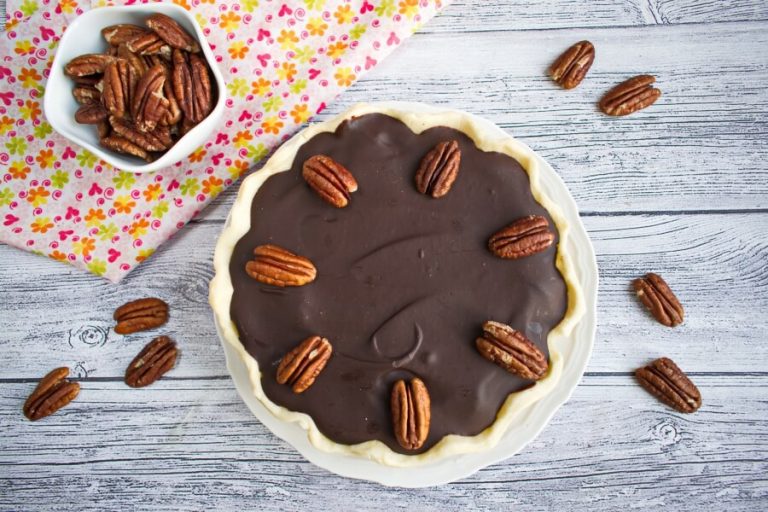 Step 11 - Caramel Turtle Pie