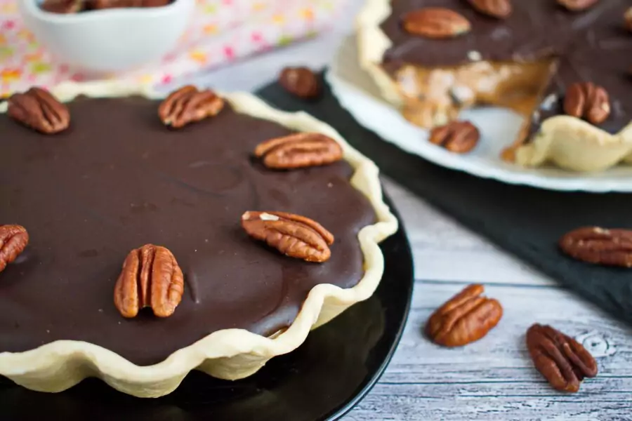 Caramel Turtle Pie