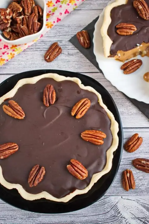 Caramel Turtle Pie