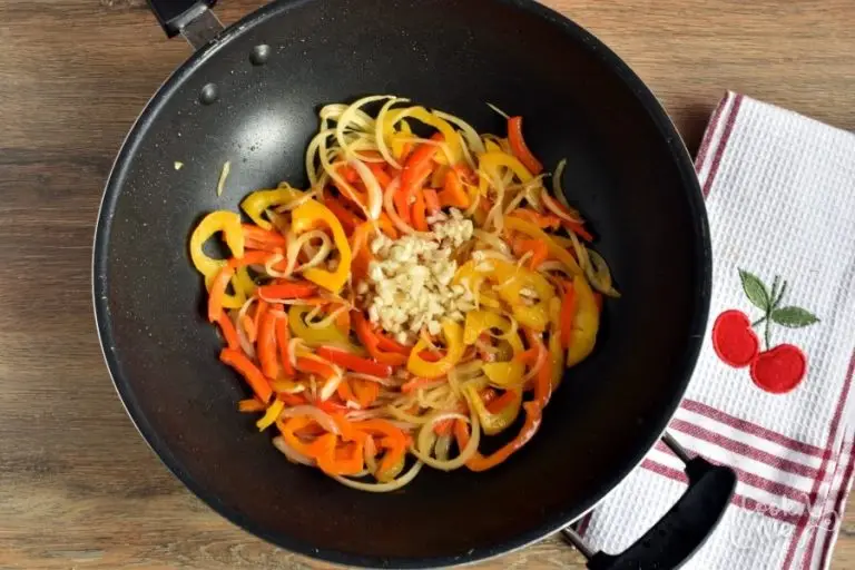 Step 3 - Low Carb Chicken and Peppers with Balsamic Vinegar