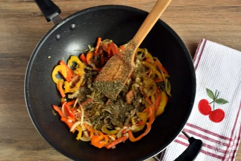 Step 4 - Low Carb Chicken and Peppers with Balsamic Vinegar