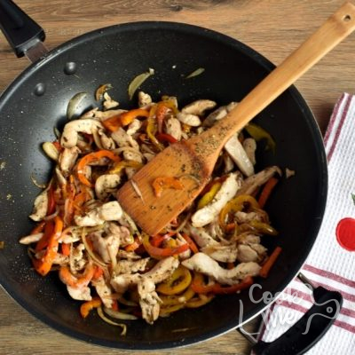 Low Carb Chicken and Peppers with Balsamic Vinegar recipe - step 5