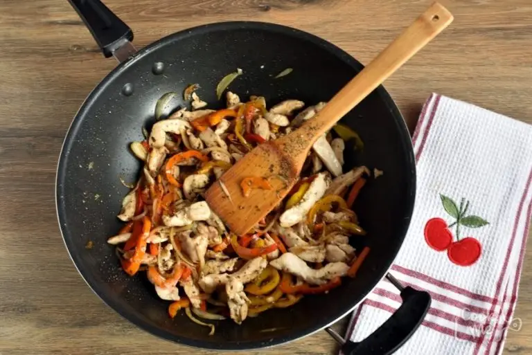 Step 5 - Low Carb Chicken and Peppers with Balsamic Vinegar