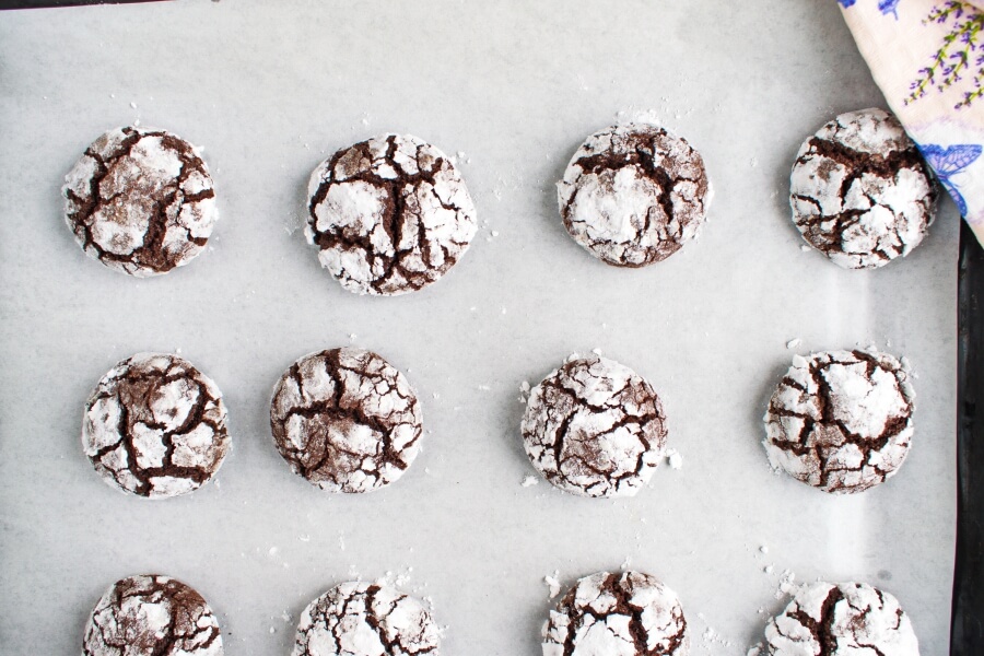 Easy Chocolate Crinkles recipe - step 10