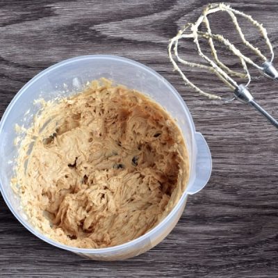How to serve Cream Cheese Peanut Butter Frosting