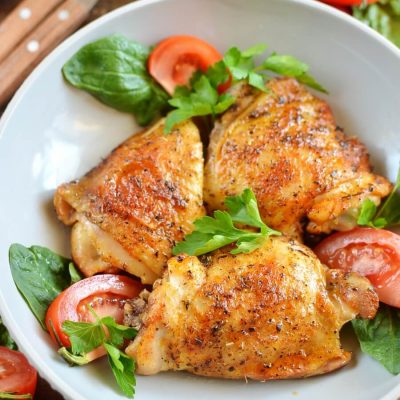 Crispy Baked Chicken Thighs Recipe-Easy Crispy Baked Chicken Thighs-No Mess Crispy Chicken Thighs Recipe