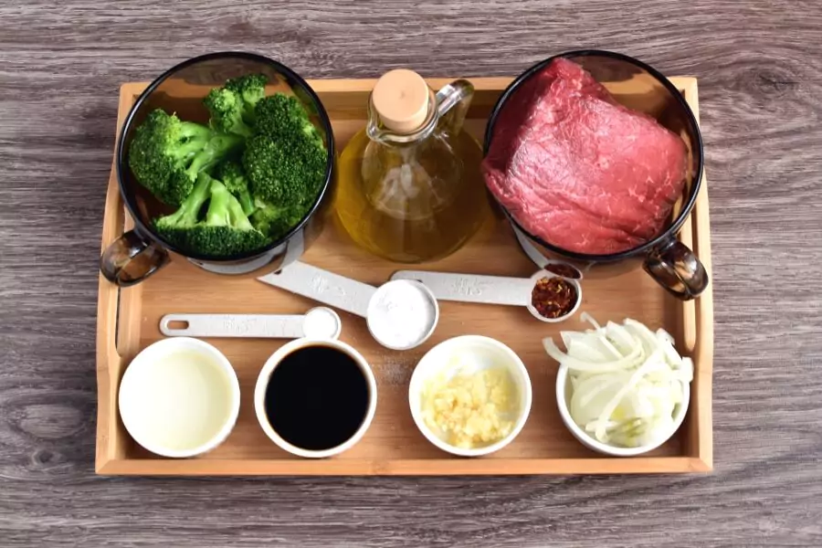 Ingredients for Hot and Tangy Broccoli Beef