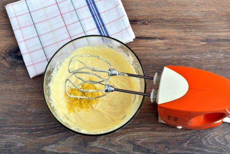 Step 4 - Lemon Fiesta Cake