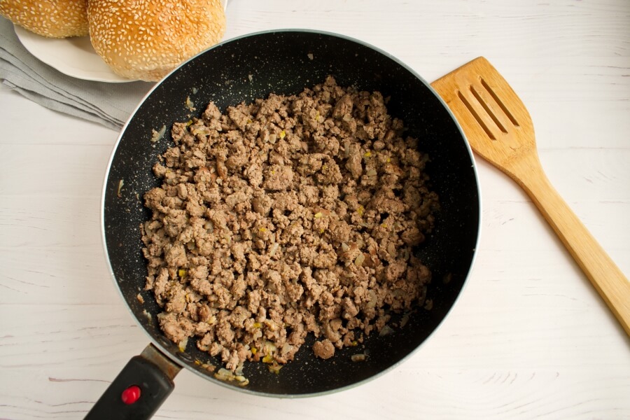Loose Meat on a Bun, Restaurant Style recipe - step 4